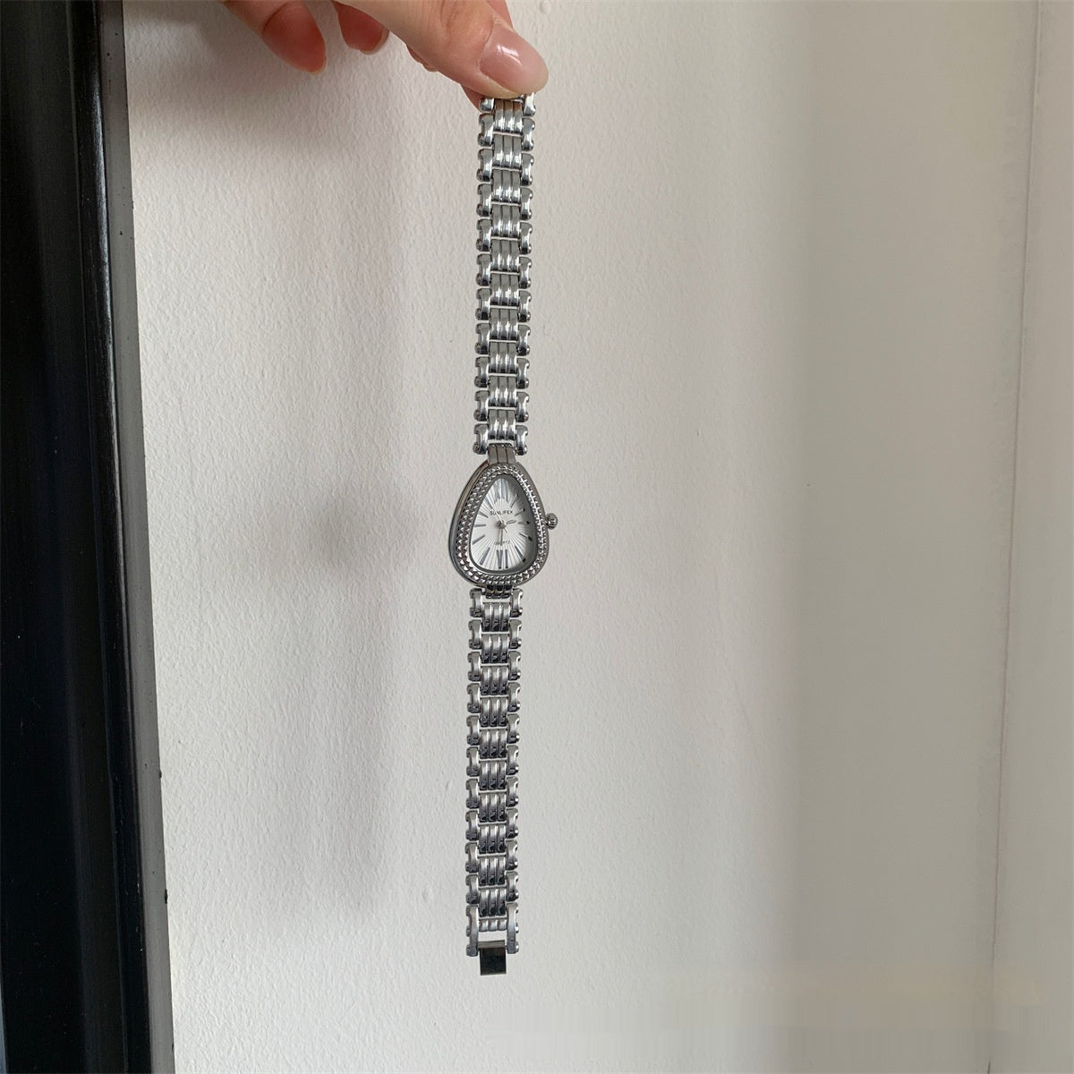 ✨ Elegant Gold Bracelet Watch for Women